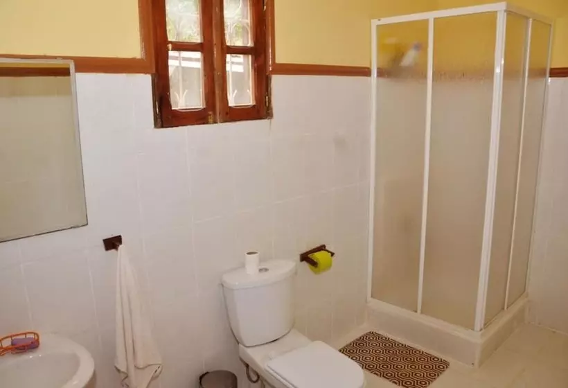 پانسیون Guest House Quinta Natural Bangalots