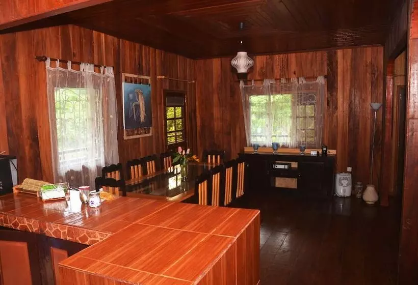 پانسیون Guest House Quinta Natural Bangalots