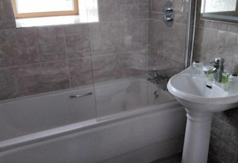 مبيت وإفطار Lahiff's Bay View Guest House