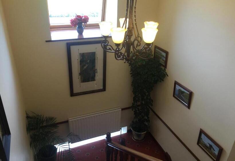 مبيت وإفطار Lahiff's Bay View Guest House