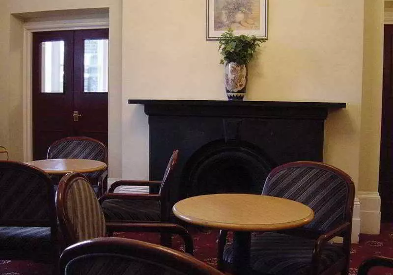 Channins Hounslow Hotel