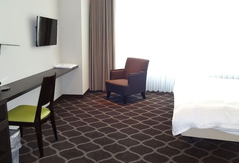 Breezbay Hotel Resort And Spa