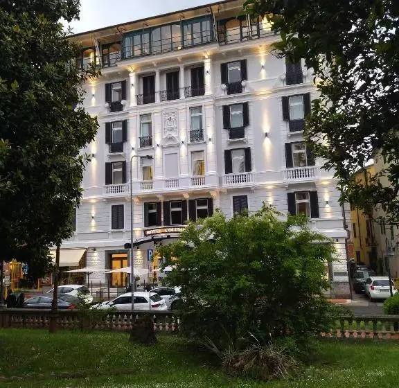 Отель Columbia Wellness & Spa