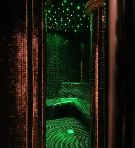 Отель Columbia Wellness & Spa