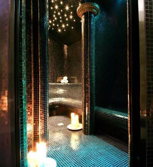 Отель Columbia Wellness & Spa