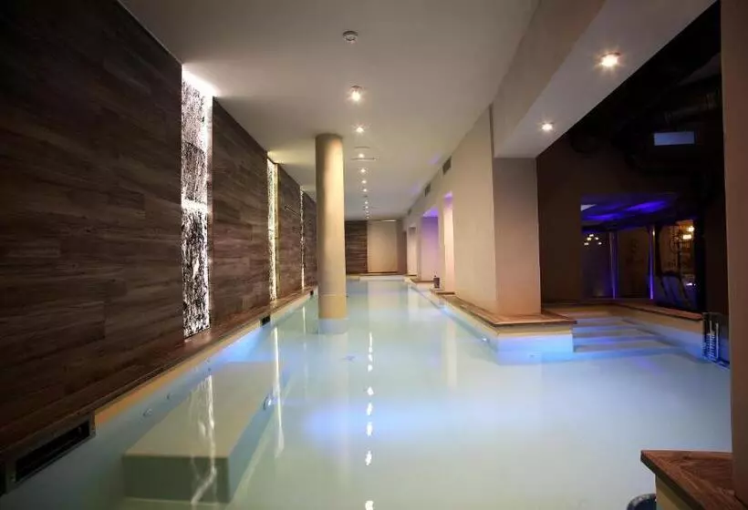 Отель Columbia Wellness & Spa