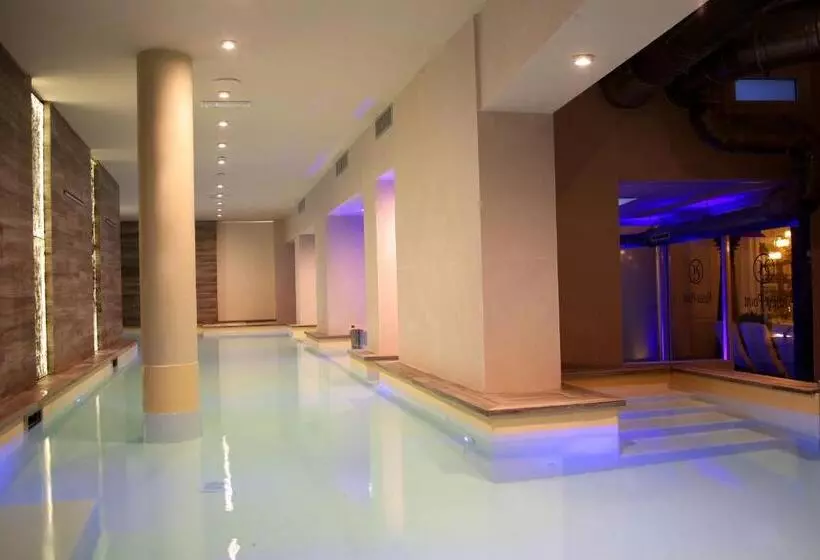 Отель Columbia Wellness & Spa