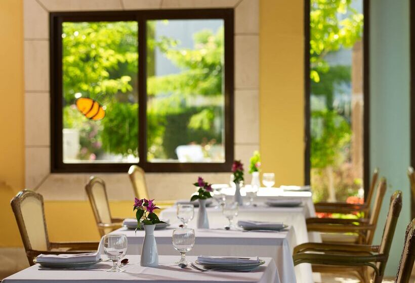 فندق Esperides Beach Resort