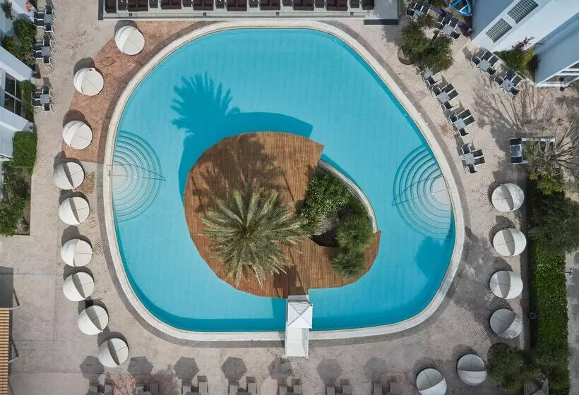 בית מלון כפרי Esperides Beach Resort