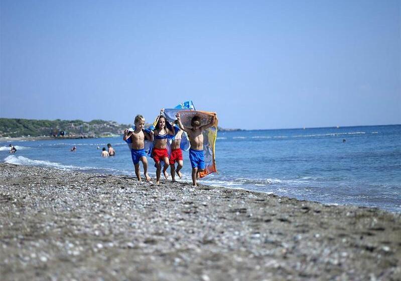 فندق Esperides Beach Resort