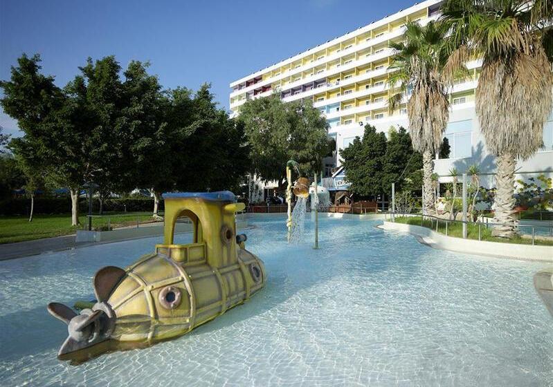 فندق Esperides Beach Resort