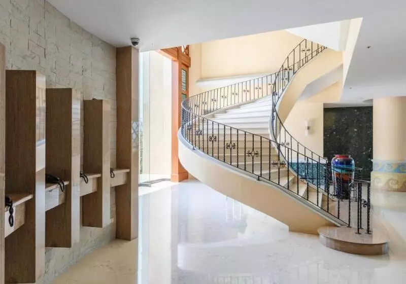 Long Beach Garden Hotel & Pavilions