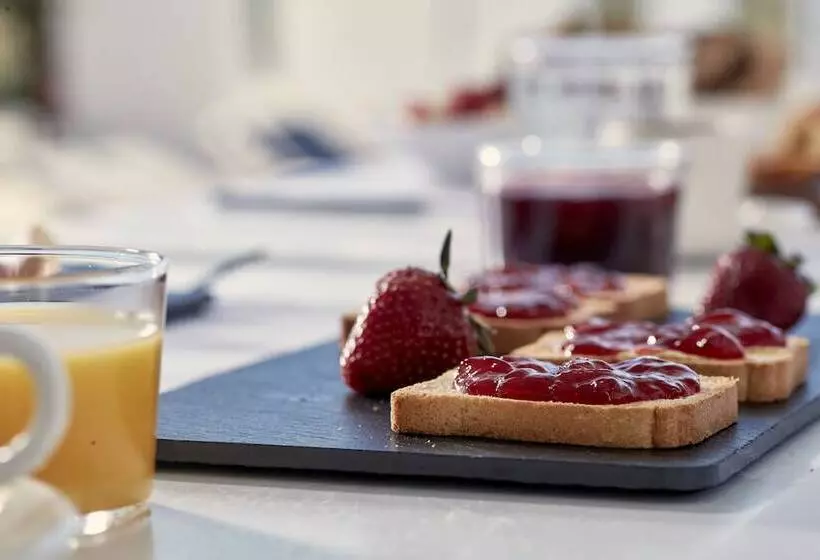 Отель Mr And Mrs White Paros