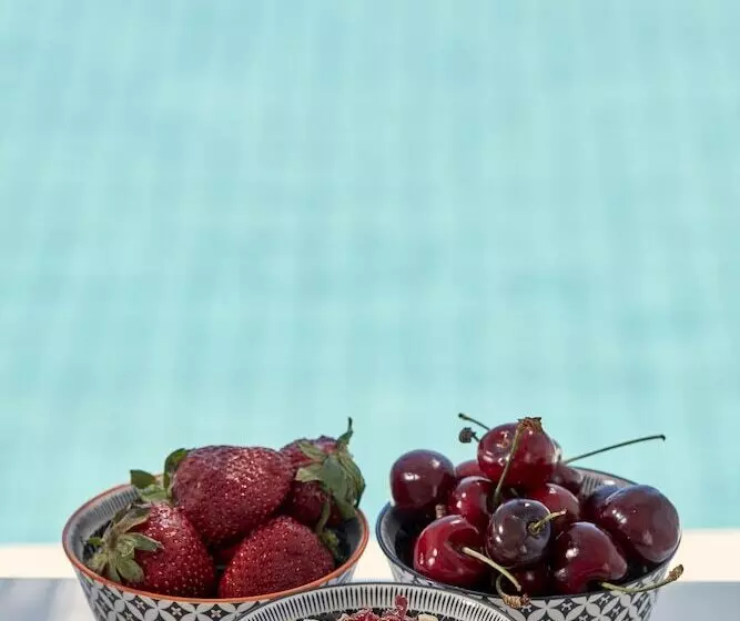 Отель Mr And Mrs White Paros