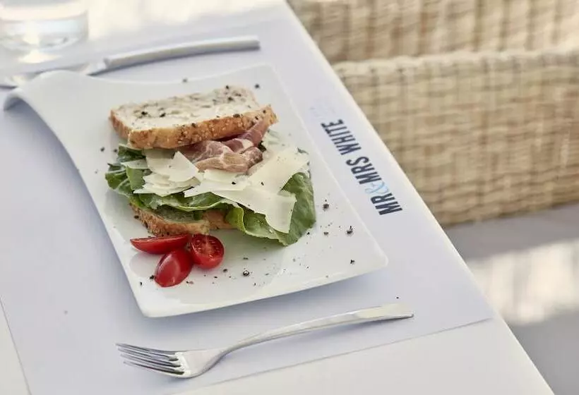 Отель Mr And Mrs White Paros