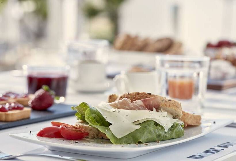 Hotel Mr And Mrs White Paros