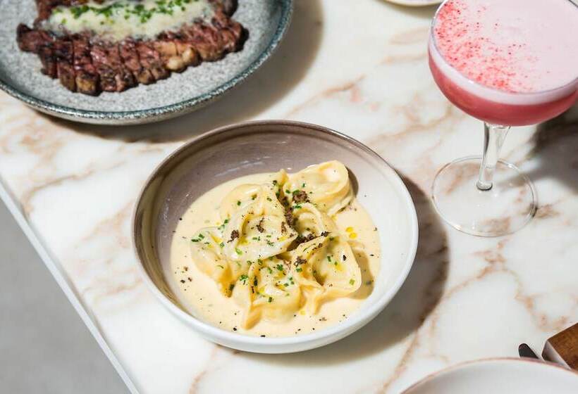 Radisson Blu Hotel, London Mercer Street