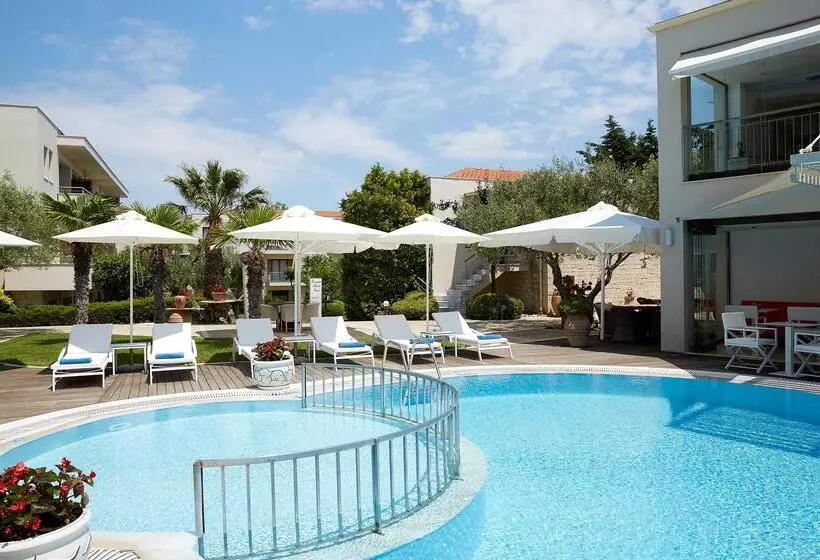 בית מלון כפרי Renaissance Hanioti Resort