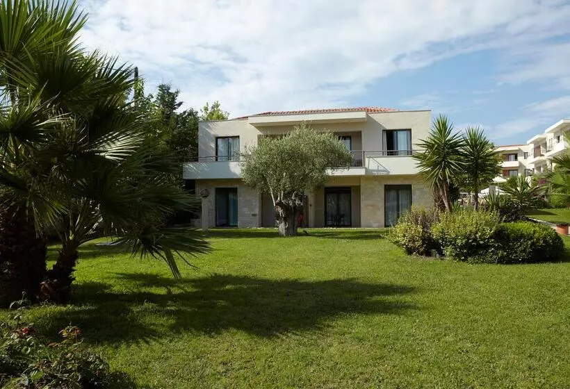 בית מלון כפרי Renaissance Hanioti Resort