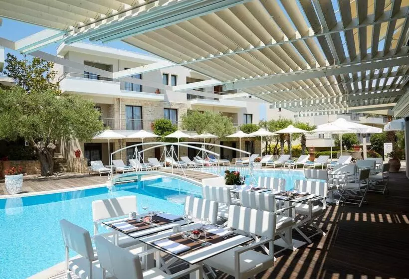 בית מלון כפרי Renaissance Hanioti Resort