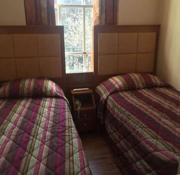 فندق White House