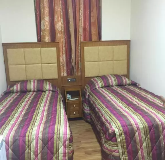 فندق White House