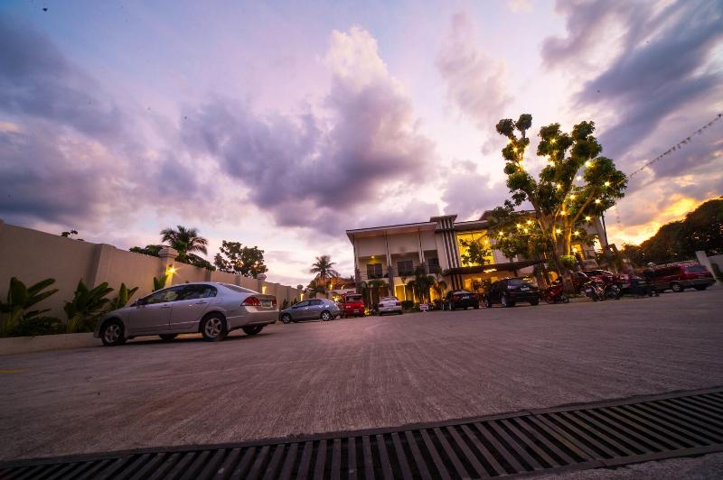 Отель Cml Beach Resort & Water Park