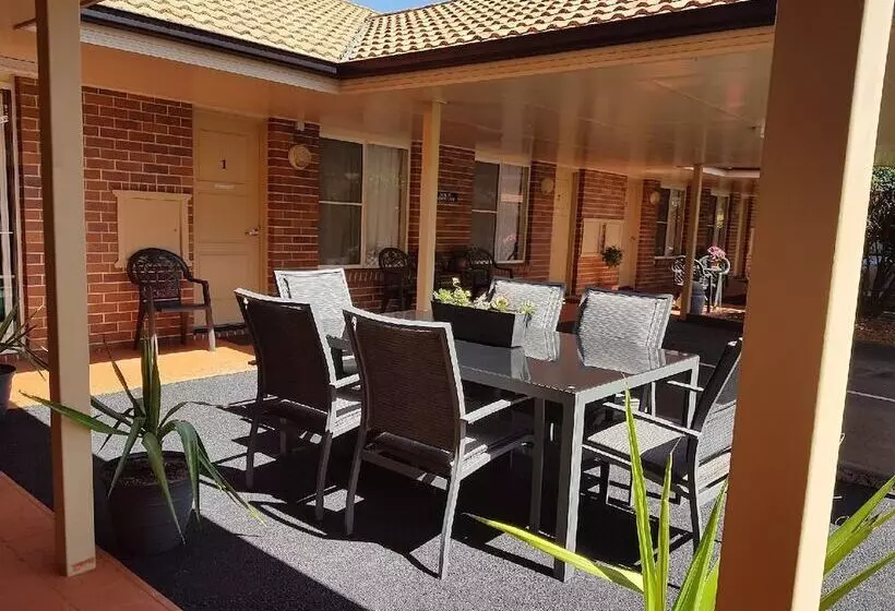 Hotelli Cotswold Motor Inn