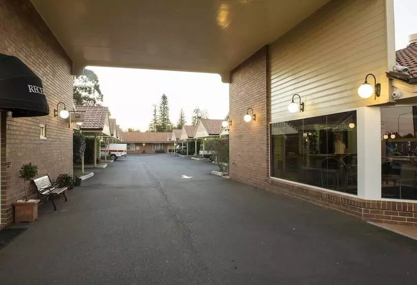 Hotelli Cotswold Motor Inn