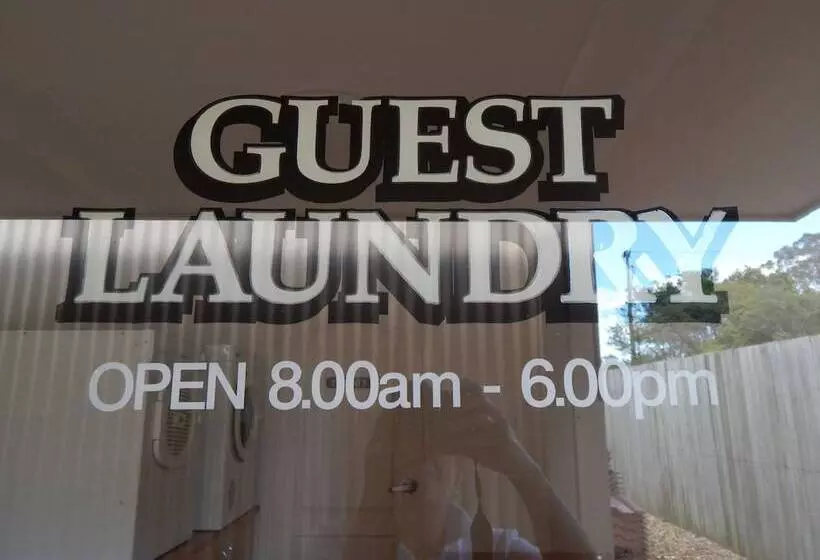 Hotelli Cotswold Motor Inn