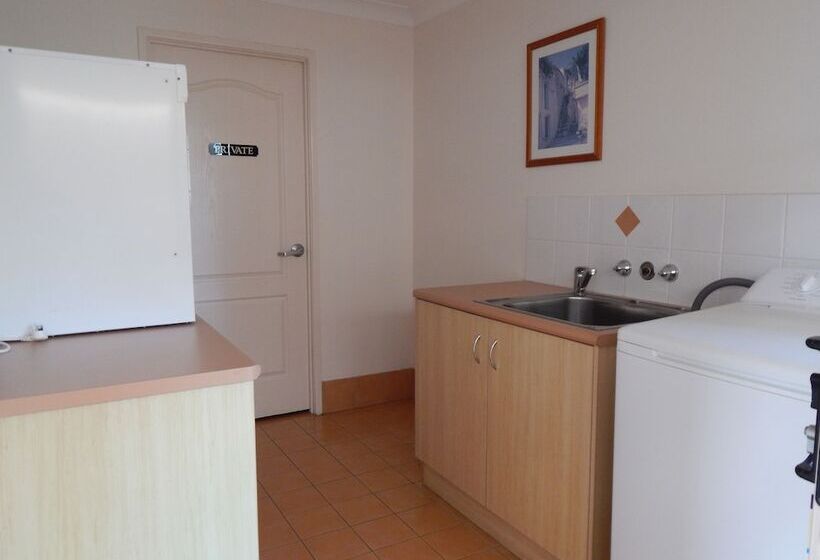 酒店 Cotswold Motor Inn