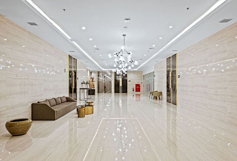 هتل Grand Whiz Megamas Manado