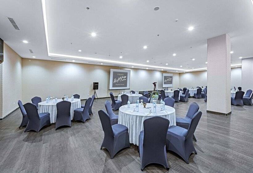 هتل Grand Whiz Megamas Manado