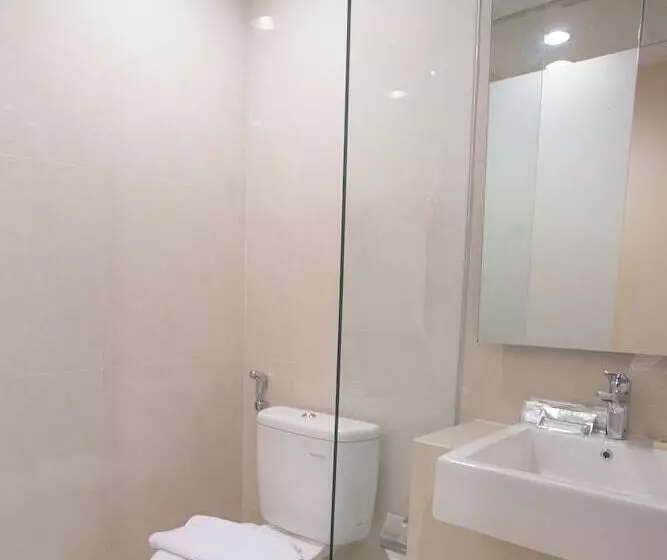 هتل Grand Whiz Megamas Manado