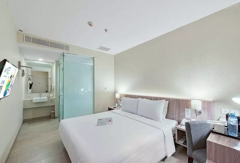 هتل Grand Whiz Megamas Manado