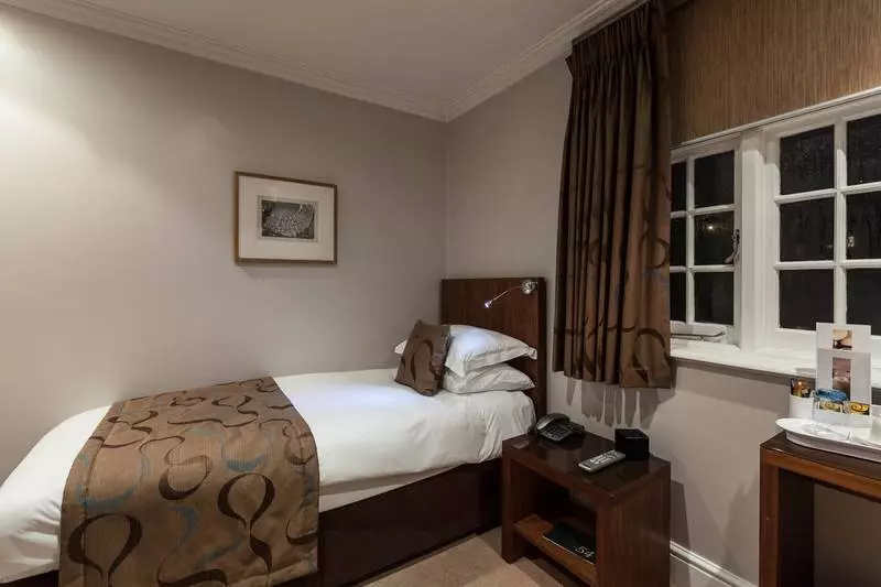 فندق 54 Queen S Gate