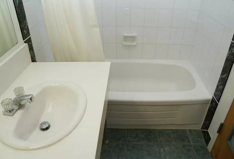 ホテル Thriftlodge Cape Breton