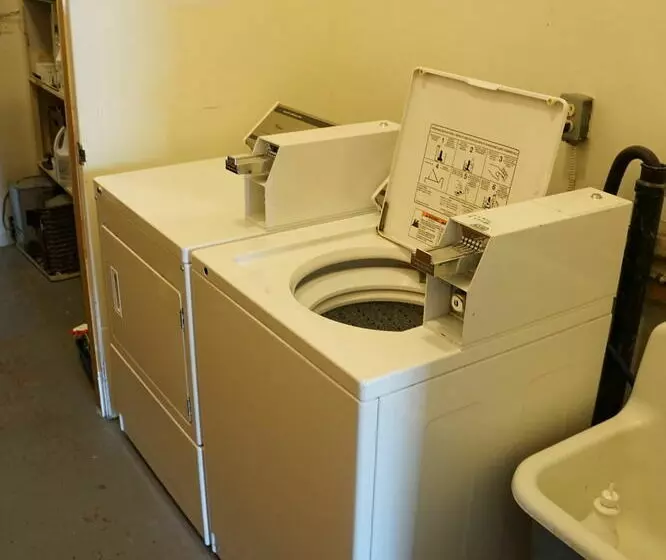 ホテル Thriftlodge Cape Breton