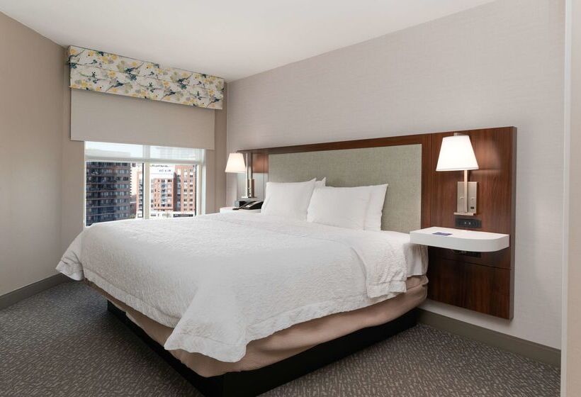 هتل Hampton Inn & Suites Arlington Crystal City Dca