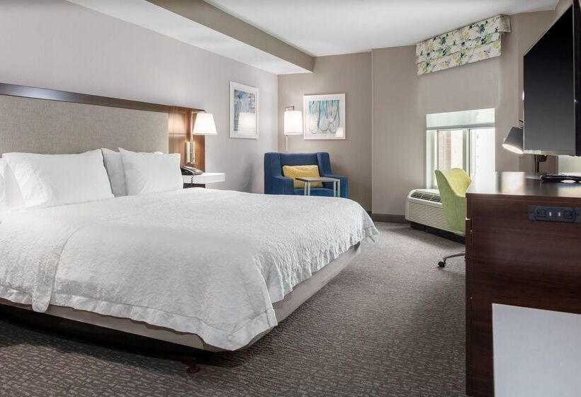 هتل Hampton Inn & Suites Arlington Crystal City Dca