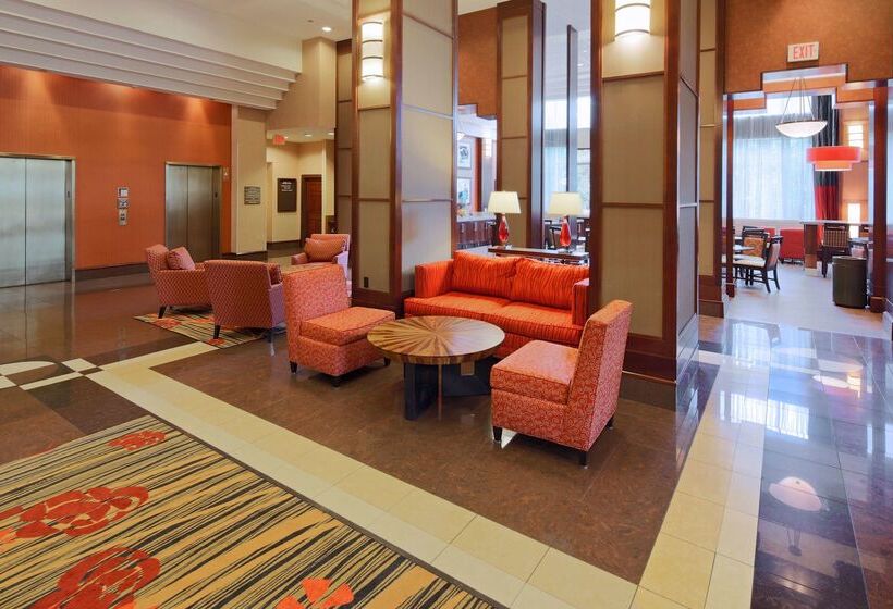 هتل Hampton Inn & Suites Arlington Crystal City Dca