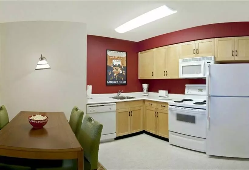 酒店 Lakeview Signature Inn Calgary Airport