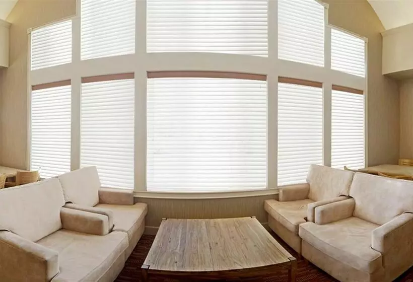 酒店 Lakeview Signature Inn Calgary Airport