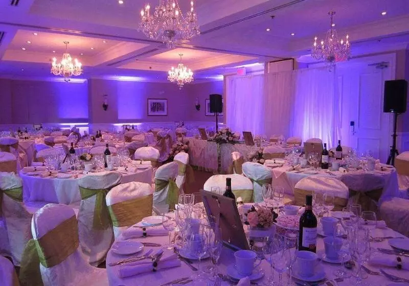 Le St Martin Hotel & Suites