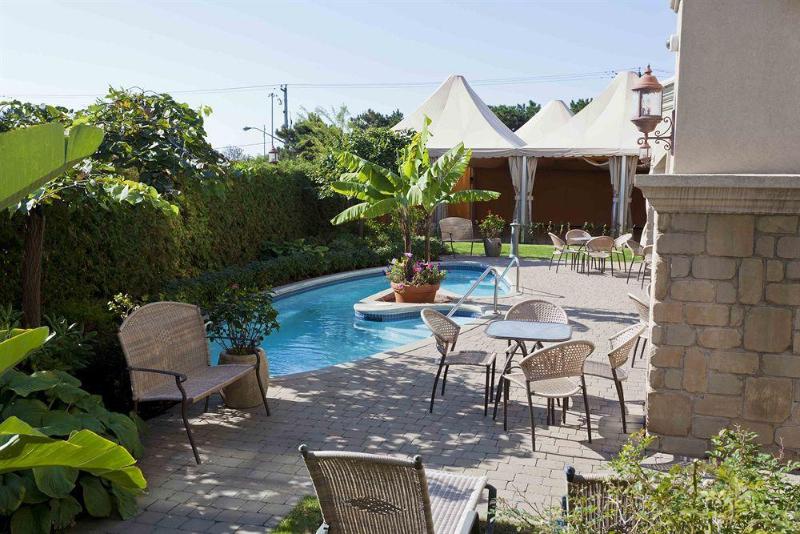 Le St Martin Hotel & Suites