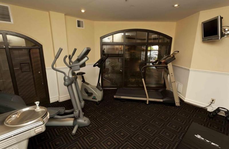 Le St Martin Hotel & Suites