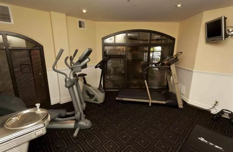 Le St Martin Hotel & Suites