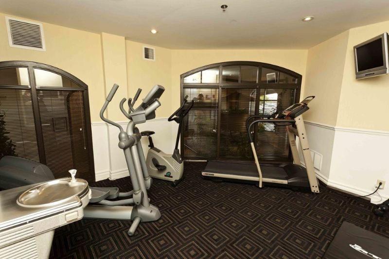 Le St Martin Hotel & Suites