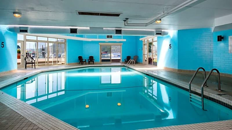 Hotel Oceanfront Suites At Cowichan Bay