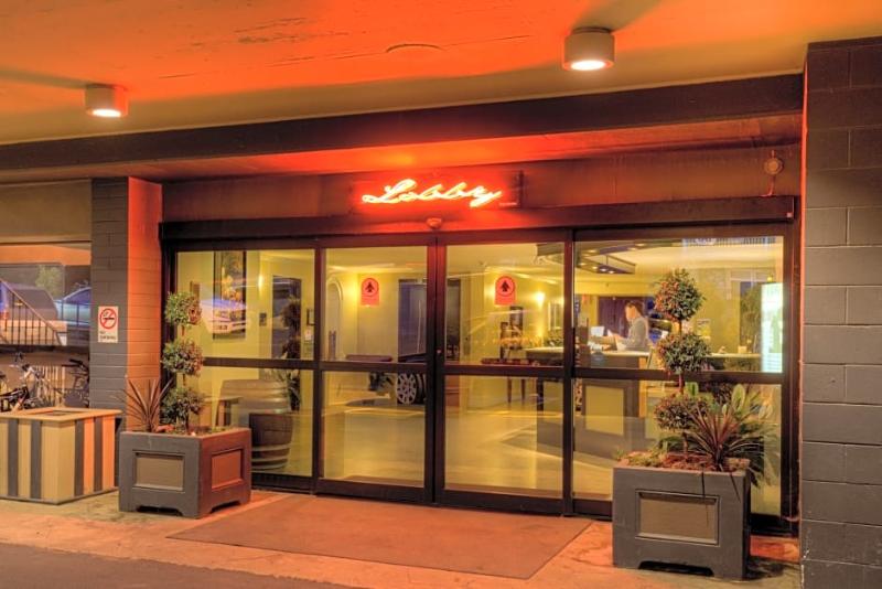 Hotel Oceanfront Suites At Cowichan Bay